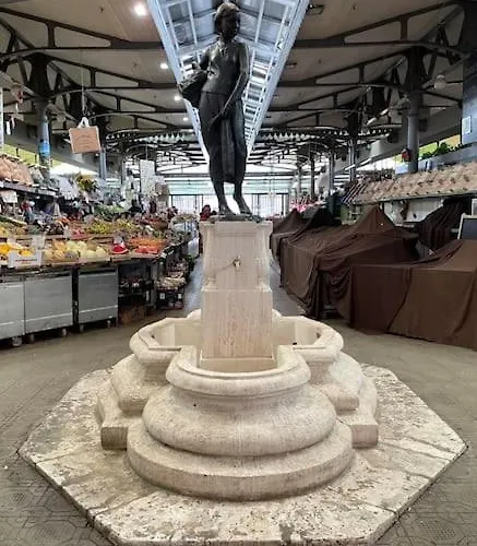 Albinelli's - 10m From Mercato Albinelli Модена