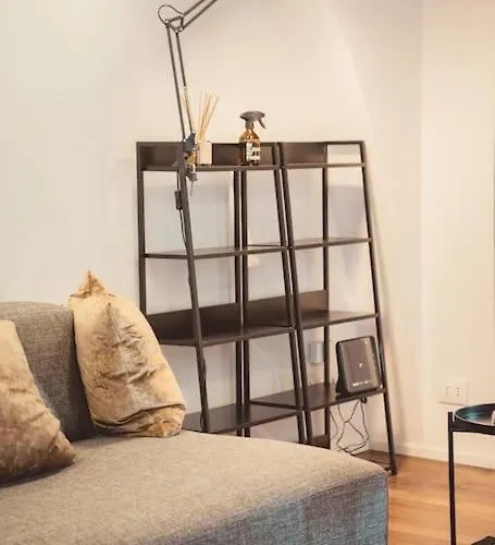 Апартаменти Albinelli's - 10m From Mercato Albinelli Модена