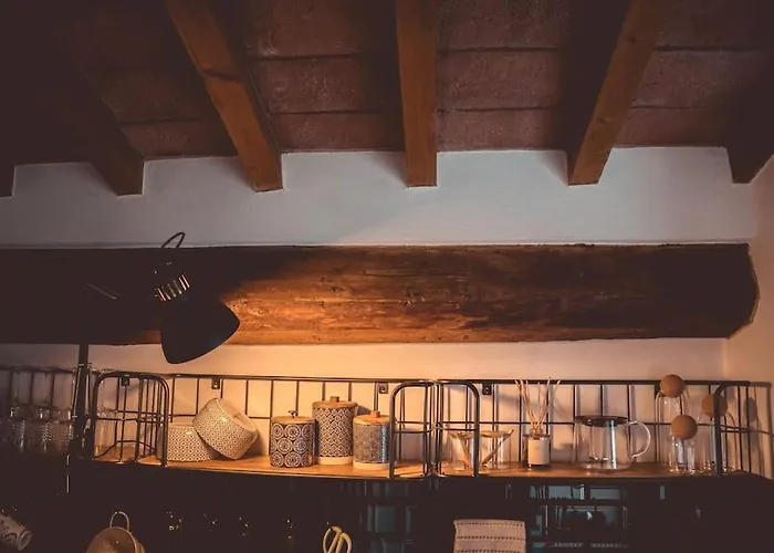 Апартаменти Albinelli's - 10m From Mercato Albinelli Модена