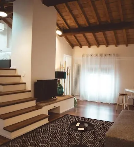 Albinelli's - 10m From Mercato Albinelli Апартаменти Модена